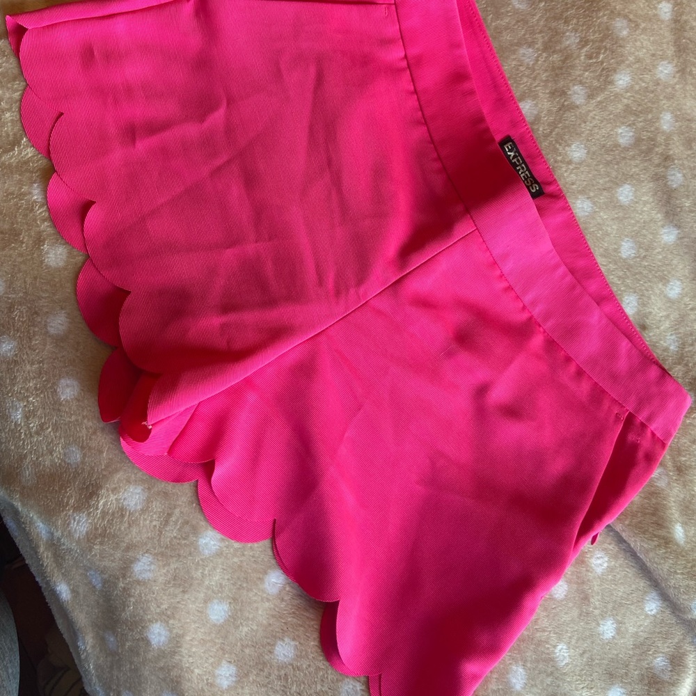 Cute hot pink express shorts scalloped